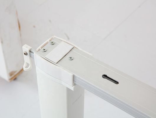 Elektrikli Teleskopik Sessiz Perde Parça Ayarlanabilir Alüminyum Alaşımlı Malzeme